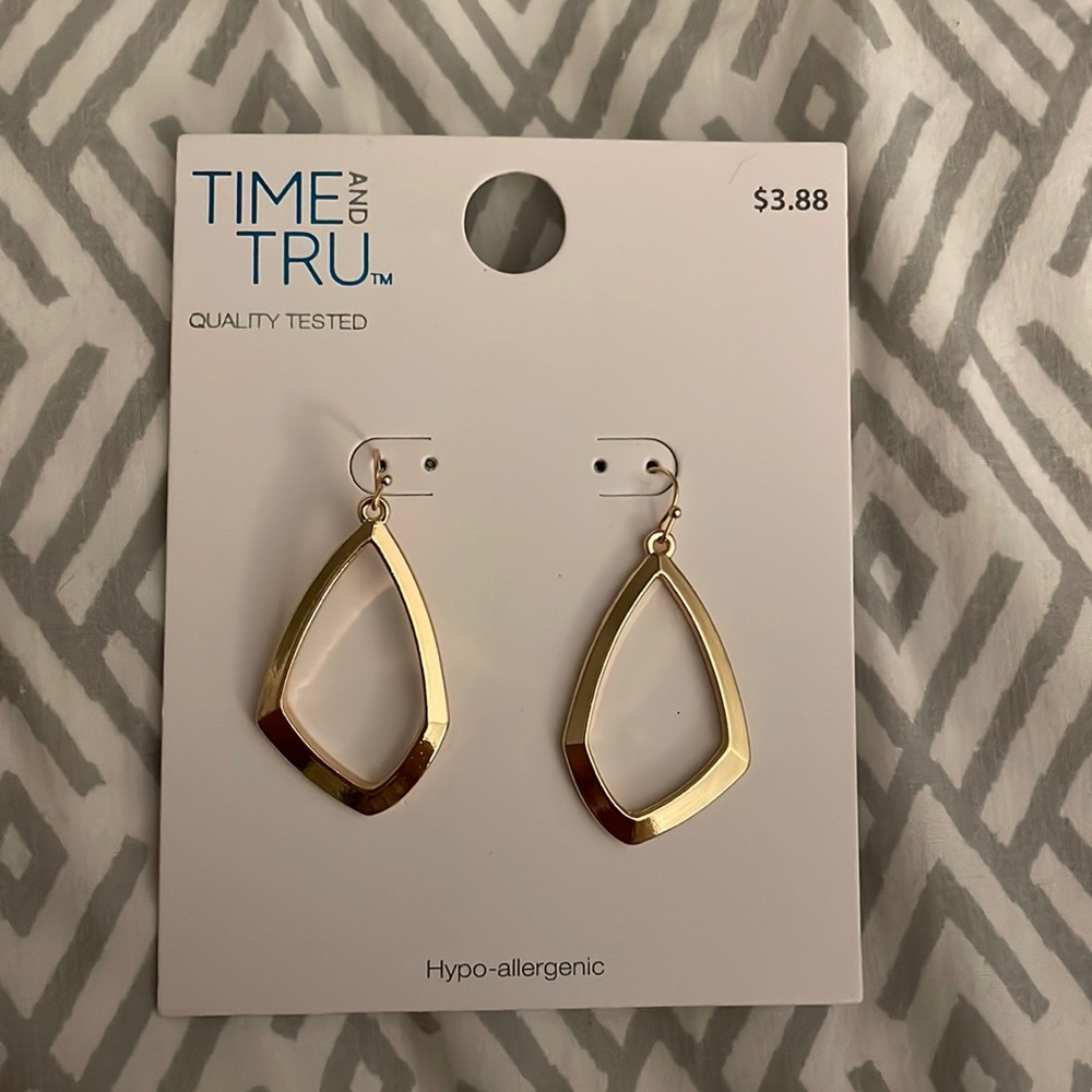 Time And Tru Dangle Earrings NWT